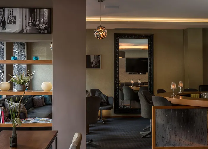 מלון Bavaria Boutique 3*